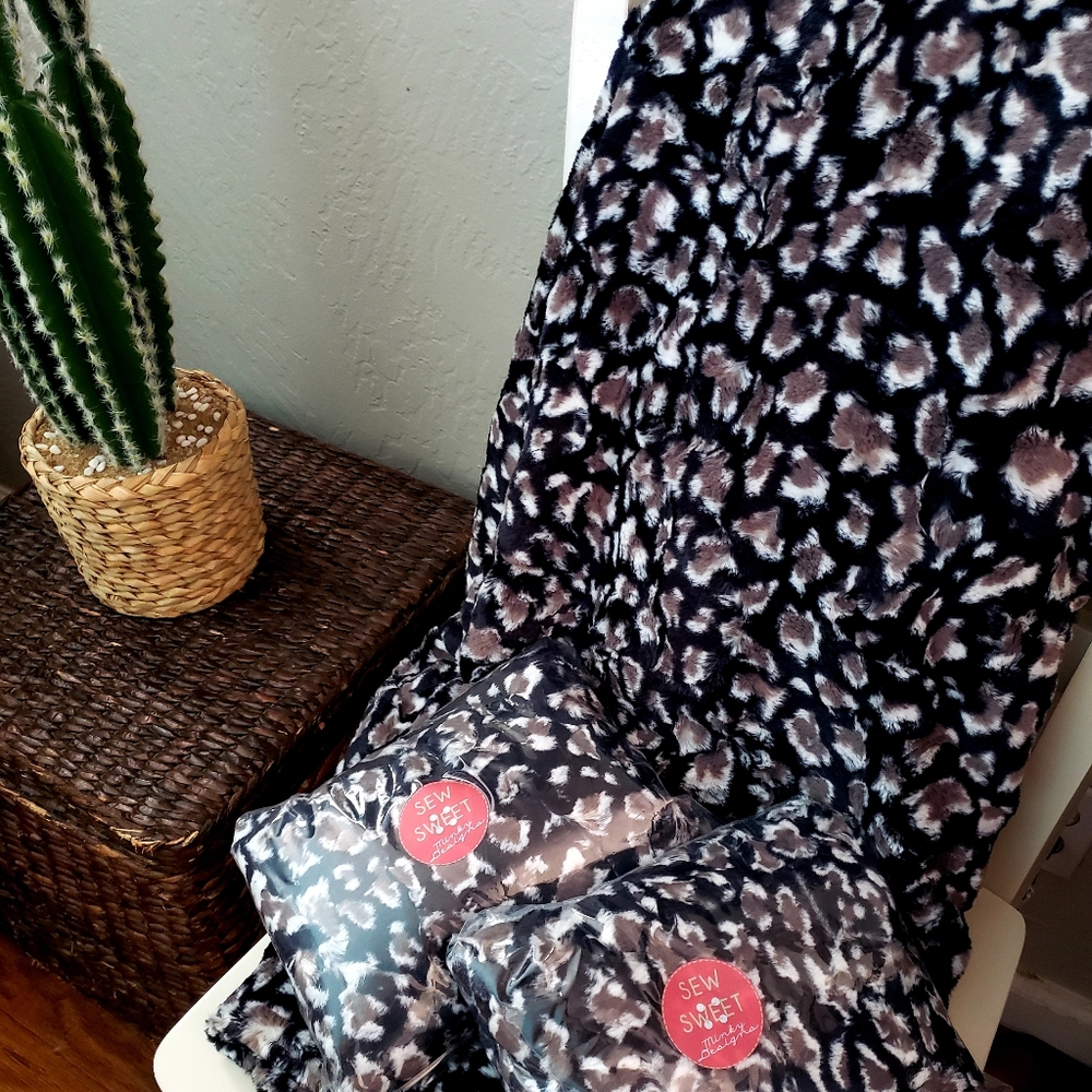 ***SOLD***Minky double sided XL blanket